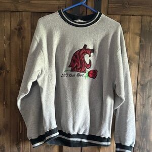 Vintage Gray Crewneck WSU Men's Sweater with Embroidered Logo